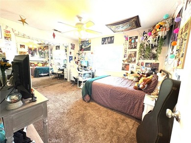 Rarely available, this spacious SEVEN-bedroom, 3-bathroom - photo 35