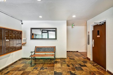 Here is the Oakland pied-a-terre you have been looking for - photo 3