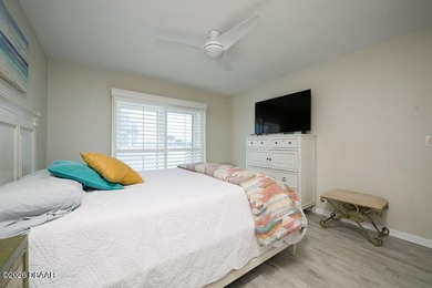 Wake up to the sound of the ocean! Rare opportunity to - photo 11