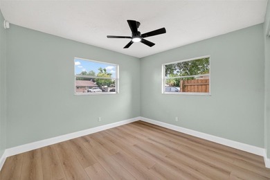 Welcome to this beautifully renovated 3-bedroom, 2-bathroom pool - photo 11