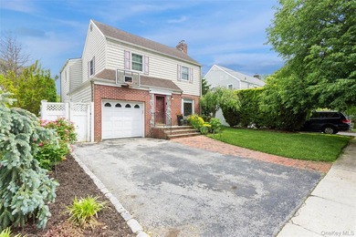 Located In The Exclusive Section of East Rockaway in the - photo 28