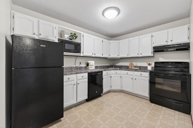 Amazing second floor unit with a private balcony overlooking a - photo 4
