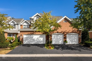 Lake Townhome/Townhouse For Sale in Glen Ellyn, Illinois