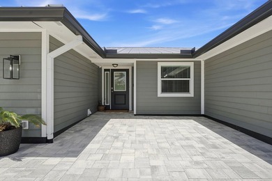 Welcome to this beautiful 4 bedroom 2 bathroom pool home in - photo 4
