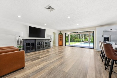 Welcome to this beautiful 4 bedroom 2 bathroom pool home in - photo 6