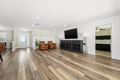 Welcome to this beautiful 4 bedroom 2 bathroom pool home in - photo 7