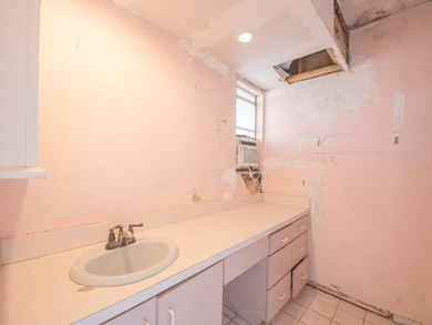 Blank Canvas Opportunity! Spacious 1,689 sq. ft. home offering - photo 6