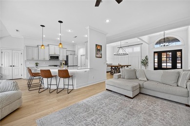Fully renovated lake-area home just 1 mile from Granton Park - photo 2