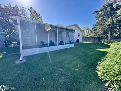 Well maintained ranch in a quiet neighborhood offers a - photo 5