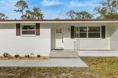 Beautifully remodeled single-family home, this charming property - photo 3