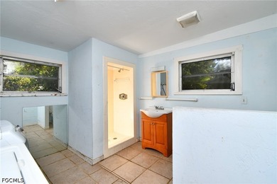 Charming single family home located near downtown Ft Myers! - photo 17