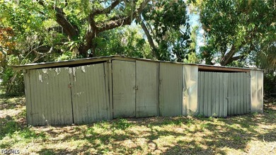Charming single family home located near downtown Ft Myers! - photo 28