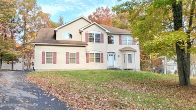 Third Pond Home For Sale in Tamiment Pennsylvania