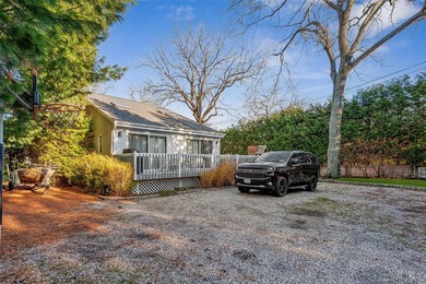 NEW IN NORTH SEA 3BR 2BA $999,000 + 3 WATER ACCESSES Low Taxes - photo 1