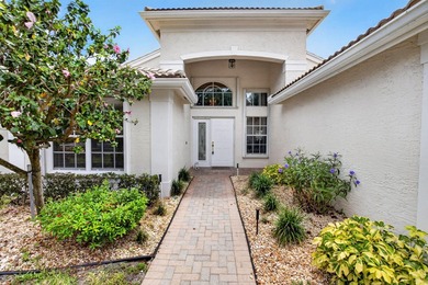 This is a SPECTACULAR POINT LOT with a pool/spa, whole house - photo 3