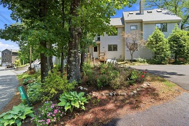 Spectacular waterfront contemporary on S. Pond with 2,900 s.f - photo 3