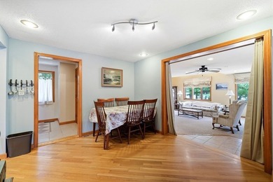 Spectacular waterfront contemporary on S. Pond with 2,900 s.f - photo 10
