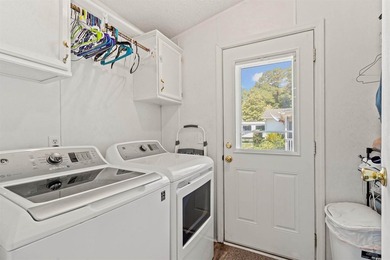 Beautifully maintained, 527 Grapevine Street, a charming - photo 12