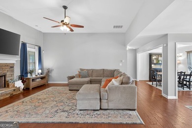 Welcome home to your beautifully maintained 4 bedroom, 3.5 bath - photo 13