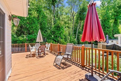 Beautifully maintained, 527 Grapevine Street, a charming - photo 13