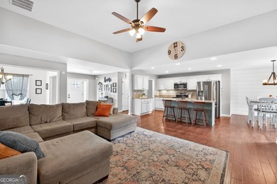 Welcome home to your beautifully maintained 4 bedroom, 3.5 bath - photo 15