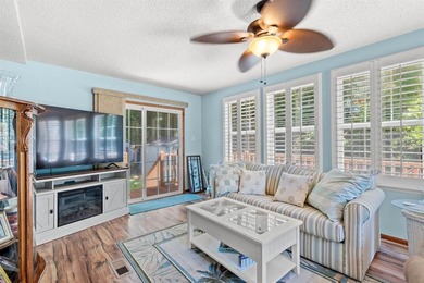 Beautifully maintained, 527 Grapevine Street, a charming - photo 15