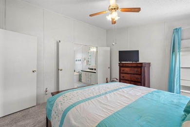 Beautifully maintained, 527 Grapevine Street, a charming - photo 20
