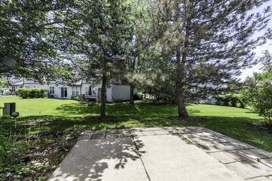 Welcome home to this beautifully maintained and move-in-ready - photo 22