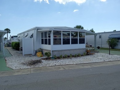 Beautiful 2 Bedroom 2 Bath Furnish Home In Prestigious 55+ - photo 2