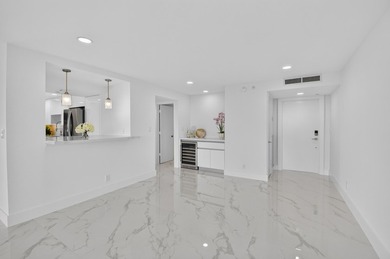 Beautifully fully renovated 7th floor corner Midrise apt - photo 2
