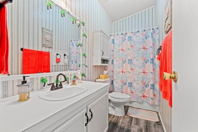 Beautifully maintained, 527 Grapevine Street, a charming - photo 25
