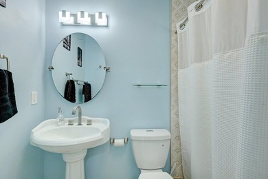 Price Change due to NEW ROOF being installed; Charming 3 Bedroom - photo 27