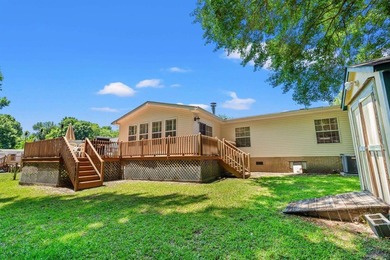 Beautifully maintained, 527 Grapevine Street, a charming - photo 28