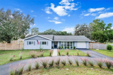 Lake Henderson Home For Sale in Inverness Florida