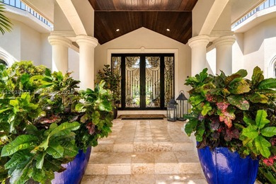 Situated on a spectacular 1.25-acre corner estate in the heart - photo 5