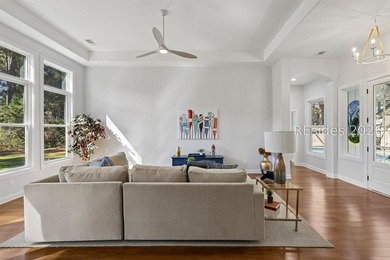 Move-in ready with a recently refinished pool. This beautifully - photo 11