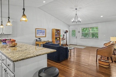 Welcome to this beautifully maintained spacious 3 bedroom, 2 - photo 12