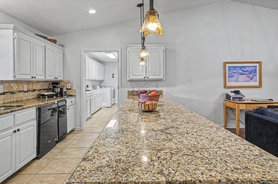 Welcome to this beautifully maintained spacious 3 bedroom, 2 - photo 14