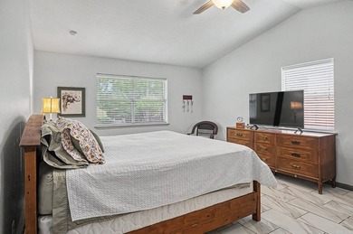 Welcome to this beautifully maintained spacious 3 bedroom, 2 - photo 17