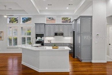 Move-in ready with a recently refinished pool. This beautifully - photo 18