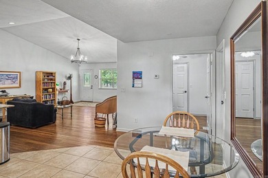 Welcome to this beautifully maintained spacious 3 bedroom, 2 - photo 31