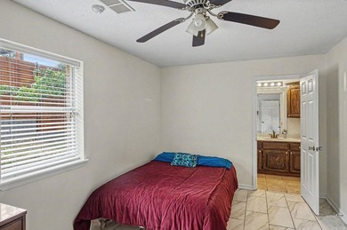Welcome to this beautifully maintained spacious 3 bedroom, 2 - photo 33
