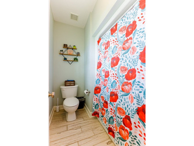 Welcome home to this beautifully maintained 4 bedroom,2 bath - photo 42