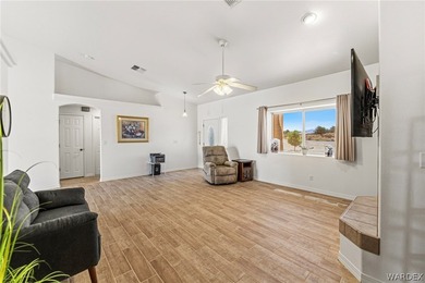 Beautiful Custom 2005 home in the desirable golf course - photo 6