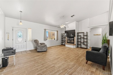 Beautiful Custom 2005 home in the desirable golf course - photo 7