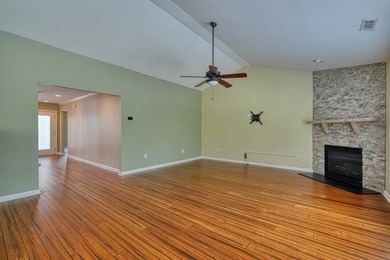Welcome home to this beautifully maintained 3-bedroom, 2-bath - photo 9