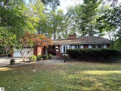 Lake Home For Sale in Houghton Lake, Michigan