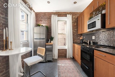 Welcome to 3C at 19 Grace Court, a beautiful residence nestled - photo 2