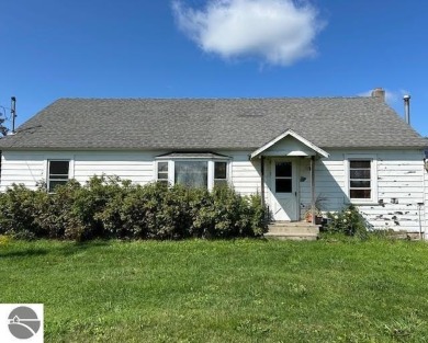 Lake Home For Sale in Ithaca, Michigan