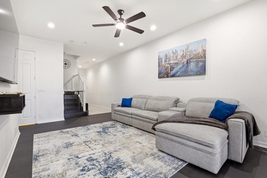 Welcome home to this beautifully remodeled 3-bedroom, 2.5-bath - photo 5